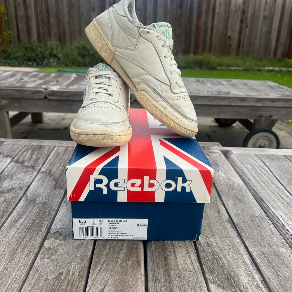 *AS IS* Reebok ‘Club C’ Women’s Sneakers US 8.5/ EU 39 White and Green